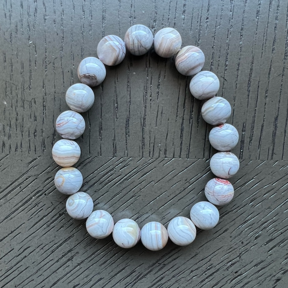 Amethyst lace agate bracelet 10mm SIZE 6.75’ - Picture 4 of 4